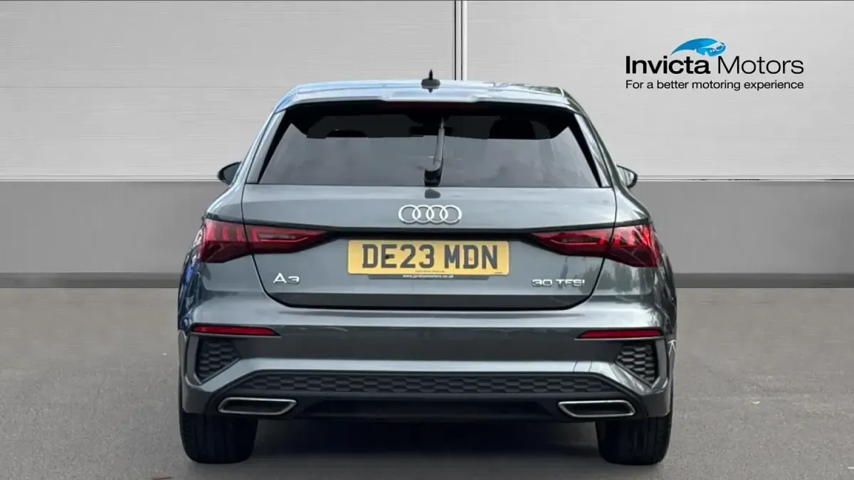 Usado Audi A3 S-Line 110 CV (80 kW) 2023 Gris Berlina