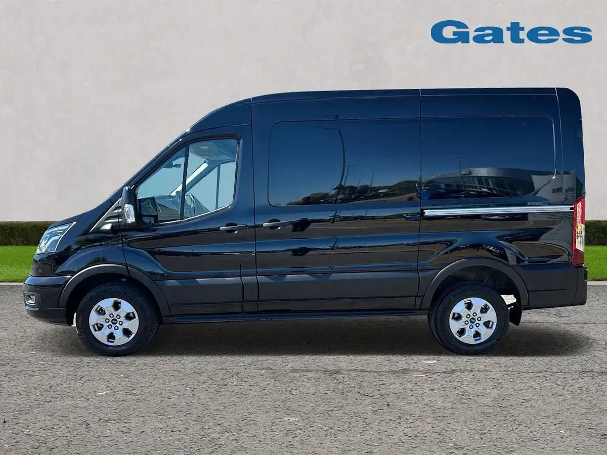 Second-hand Ford Transit Limited 130 CP (95 kW) 2025 Negru Van