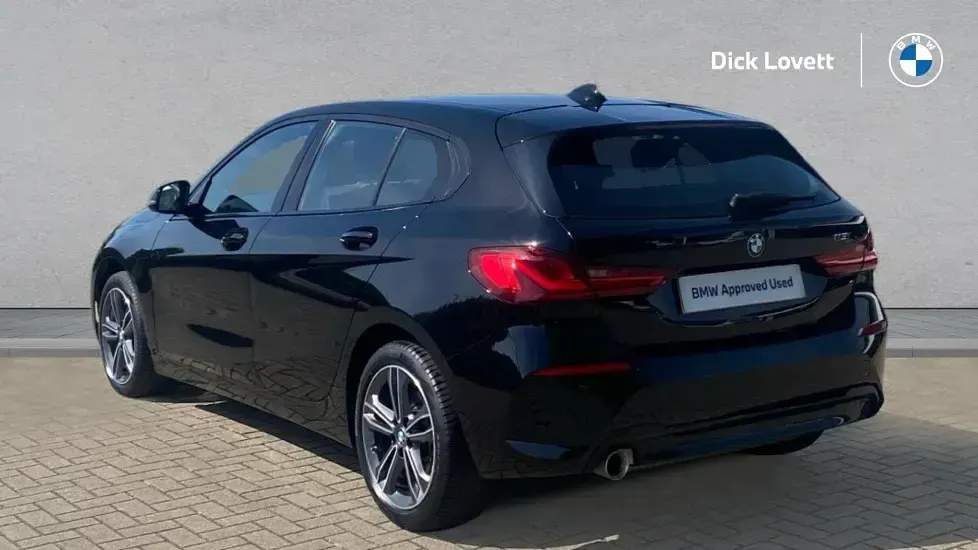 Used BMW 118 Sport Line 134 HP (98 kW) 2021 Black Hatchback