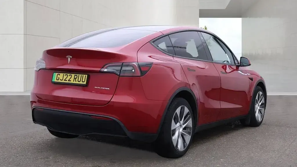 Used Tesla Model Y Long Range AWD 378 kW (514 HP) 2022 Red SUV
