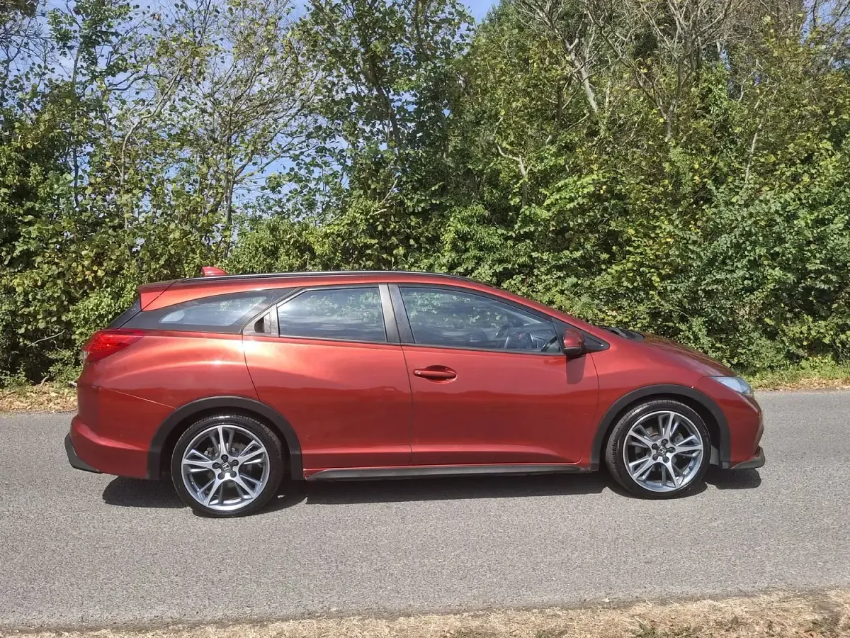 Used Honda Civic SE Plus 142 HP (104 kW) 2014 Red Estate