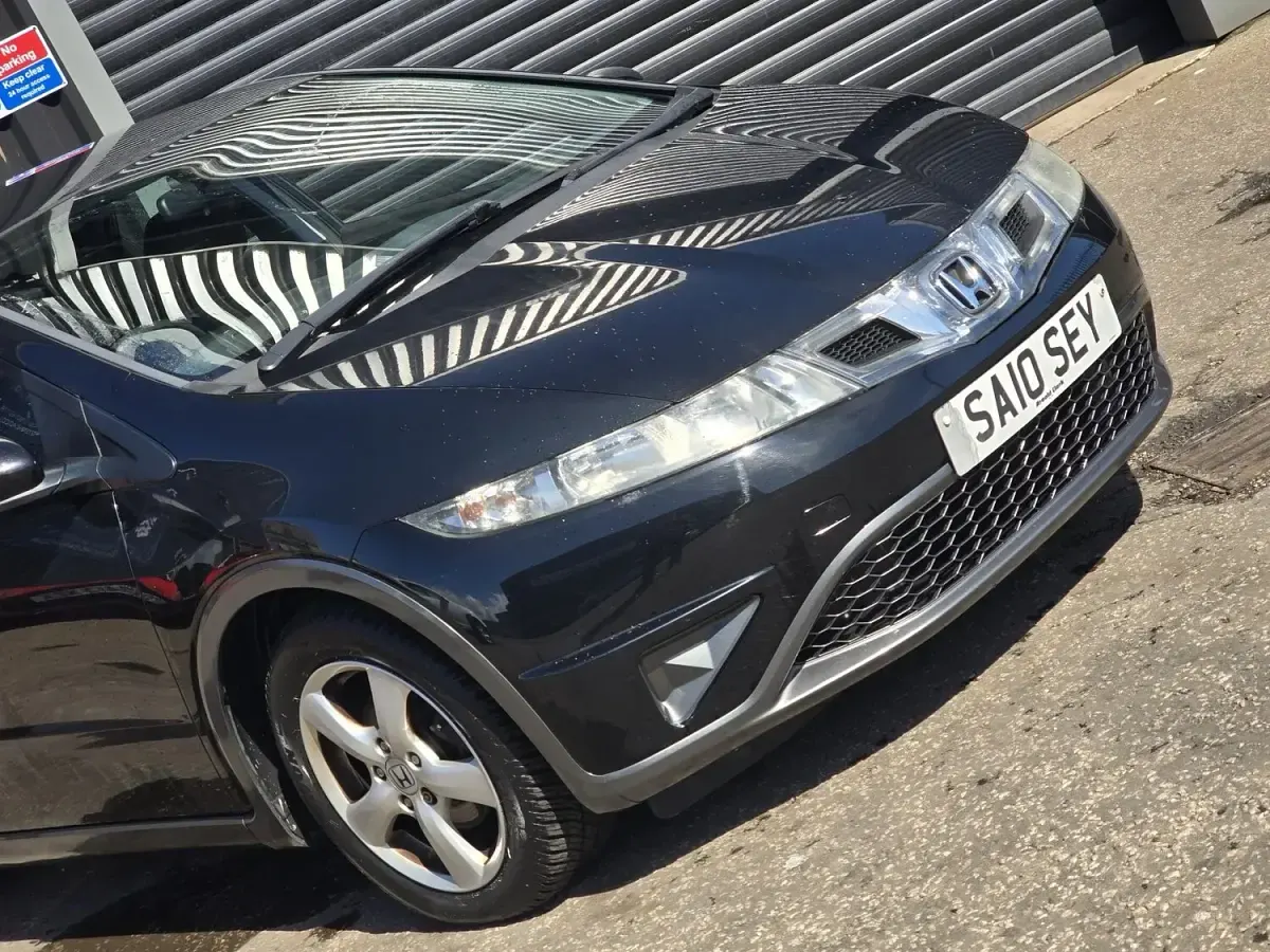 Used Honda Civic SE 2010 Black Hatchback
