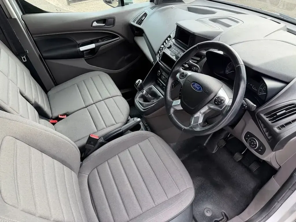 Begagnad Ford Transit Connect Limited 120 HK (88 kW) 2022 Silver Minibuss
