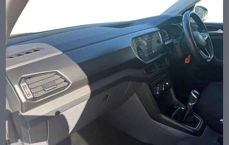 Used VW T-Cross SE 95 HP (69 kW) 2021 White SUV