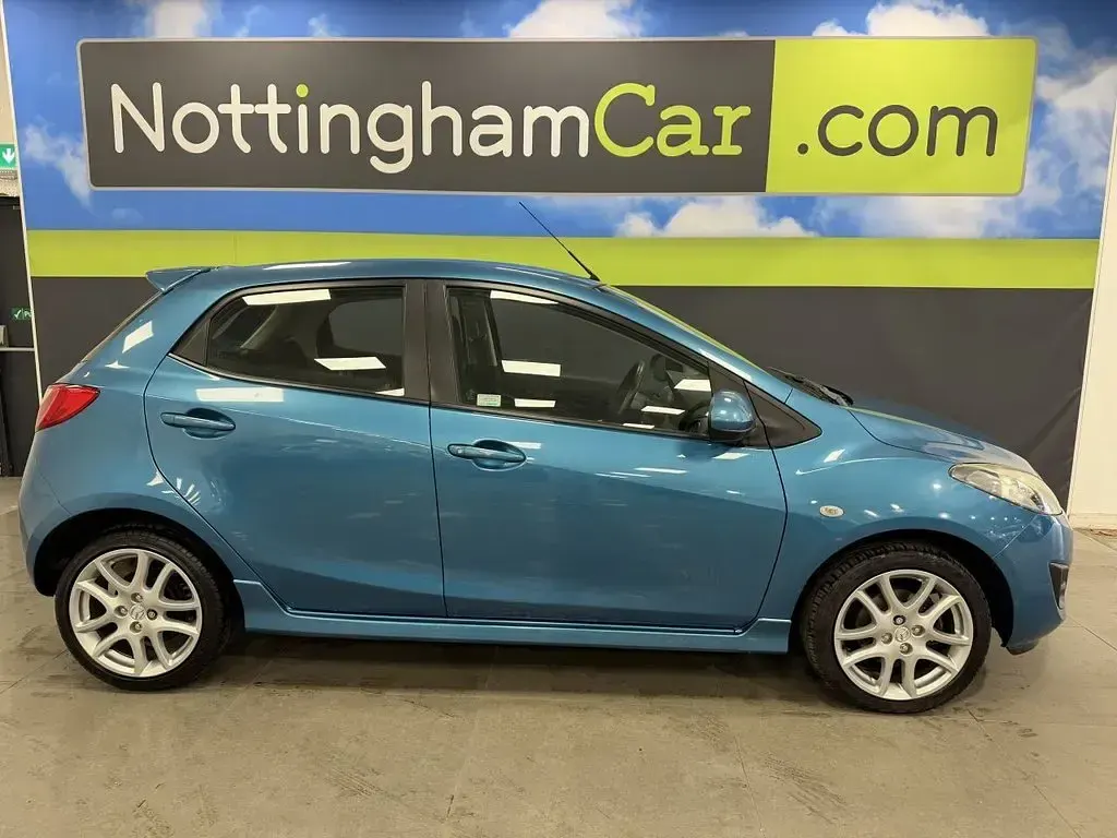 Used Mazda 2 84 HP (61 kW) 2011 Blue Hatchback