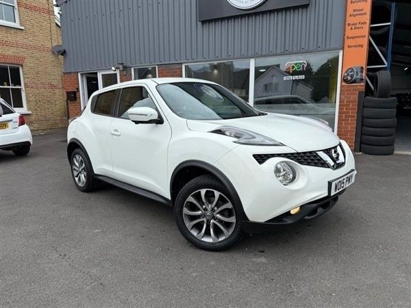 White Used 2015 Nissan Juke Tekna SUV | £7,567 (Fair price) - Image 1/1