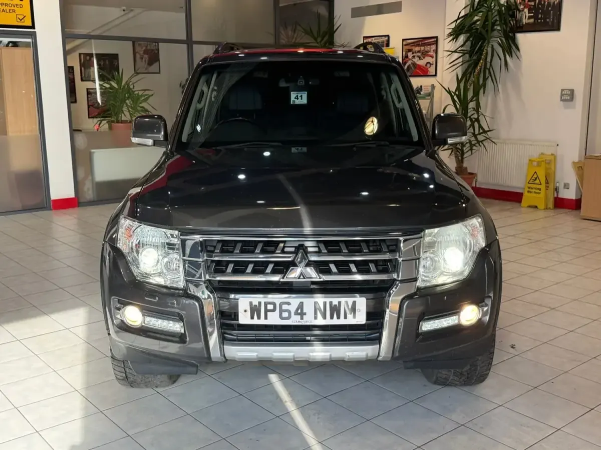 Second-hand Mitsubishi Shogun 197 CP (144 kW) 2015 Gri SUV