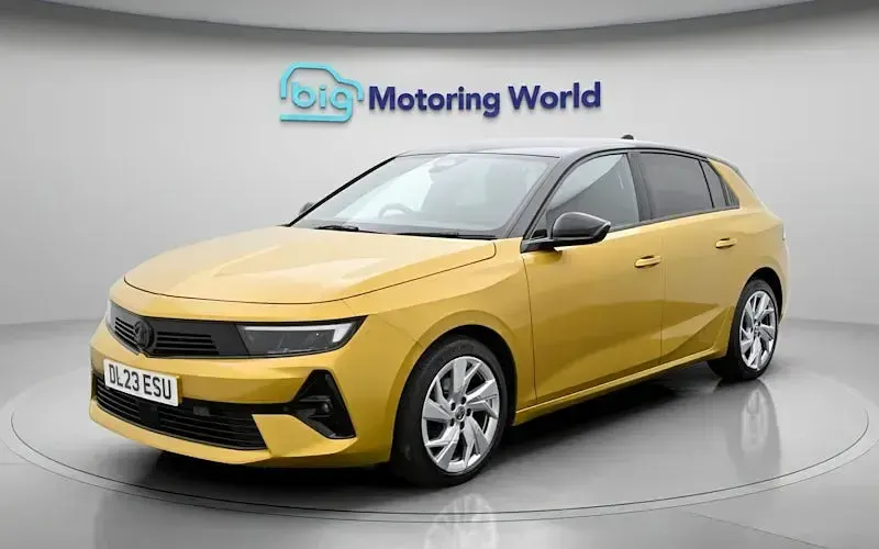 Begagnad Vauxhall Astra 131 HK (96 kW) 2026 Halvkombi