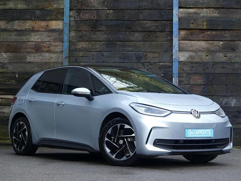 Silver Used 2024 VW ID.3 Pro Hatchback | £24,900 (Expensive) - Image 1/3