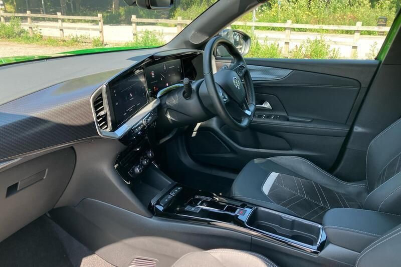 Image 2/4