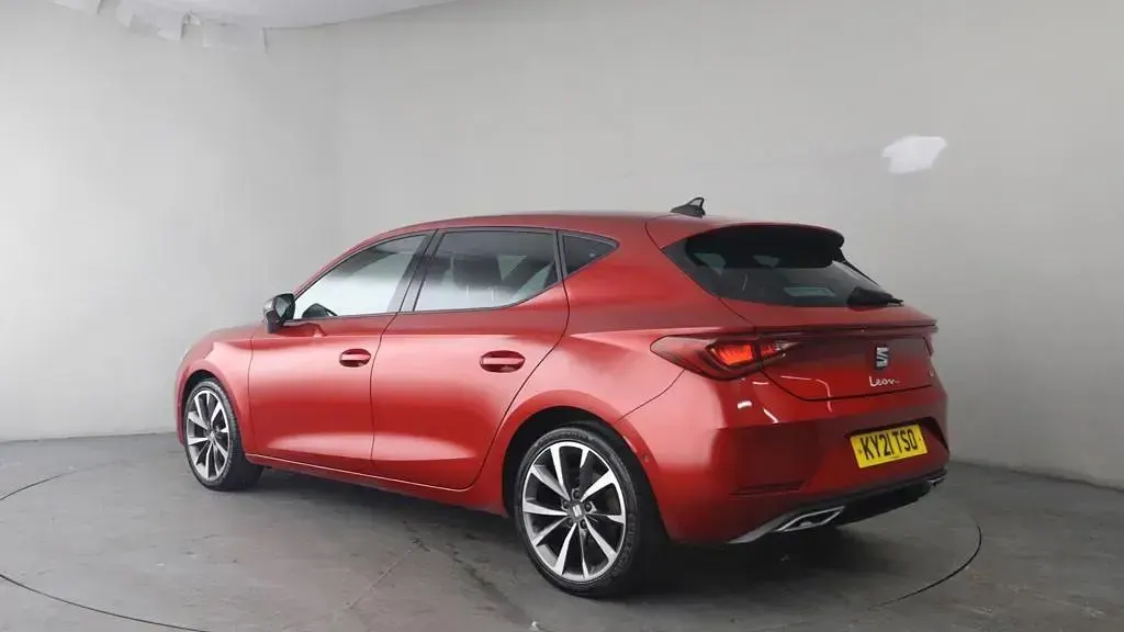 Used Seat Leon FR Sport 150 HP (110 kW) 2021 Red Hatchback