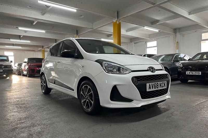 Used Hyundai i10 GO! 66 HP (48 kW) 2018 White Hatchback