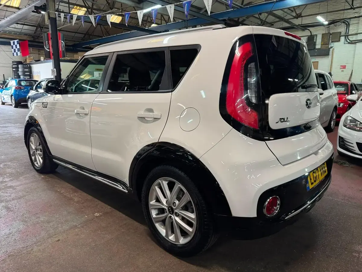 Used Kia Soul 132 HP (97 kW) 2017 White SUV