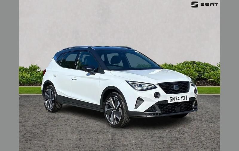 White Used 2024 Seat Arona FR Sport SUV | £18,595 (Expensive) - Image 1/4