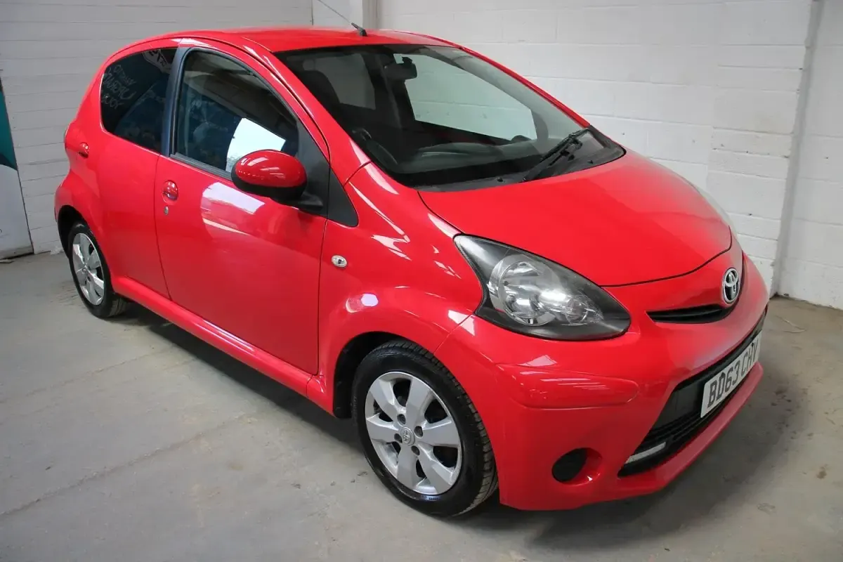 Used Toyota Aygo Style 68 HP (50 kW) 2013 Red Hatchback