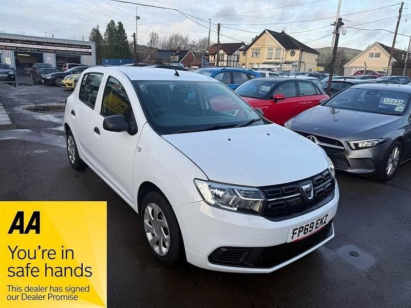 White Used 2019 Dacia Sandero Essentiel Hatchback | £5,495 (Good price) - Image 1/4