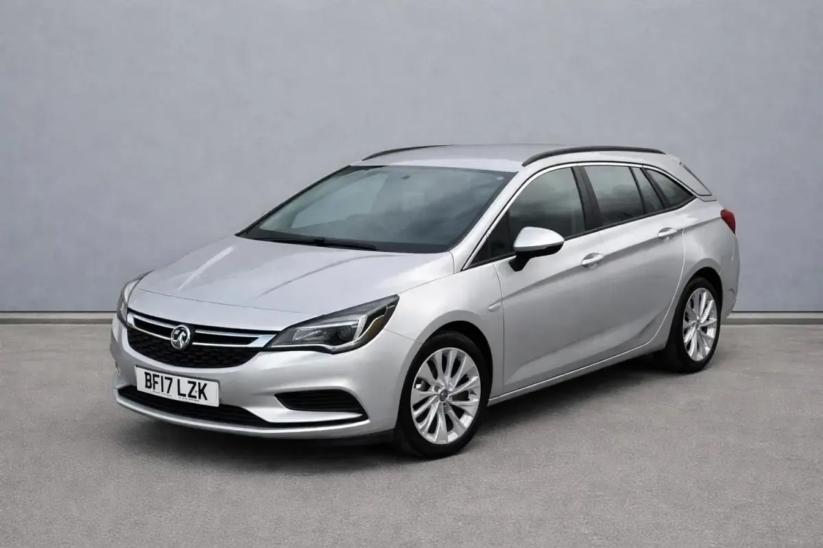 Używany Vauxhall Astra Design Edition 136 KM (100 kW) 2017 Srebrny Kombi