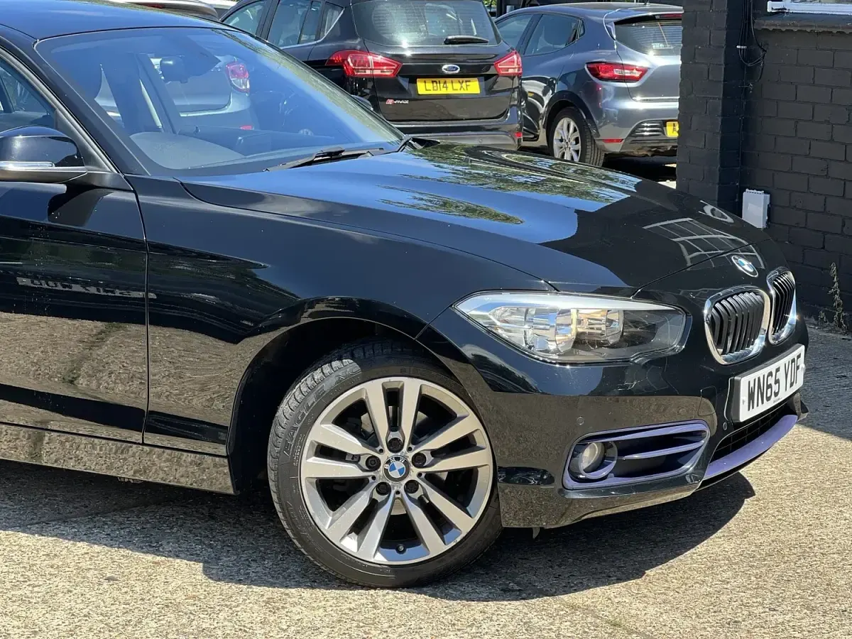 Used BMW 118 Sport Line 2015 Black Hatchback