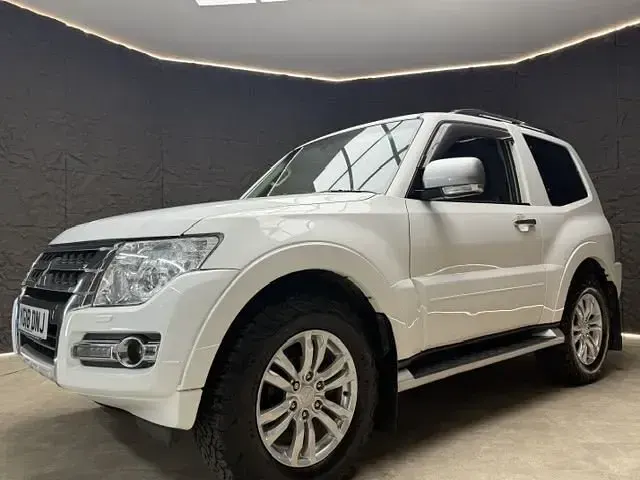 Used Mitsubishi Shogun Warrior 187 HP (137 kW) 2018 White SUV