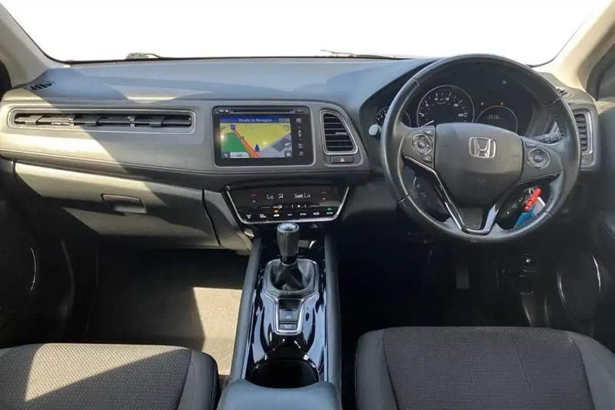 Used Honda HR-V SE 130 HP (95 kW) 2019 White SUV