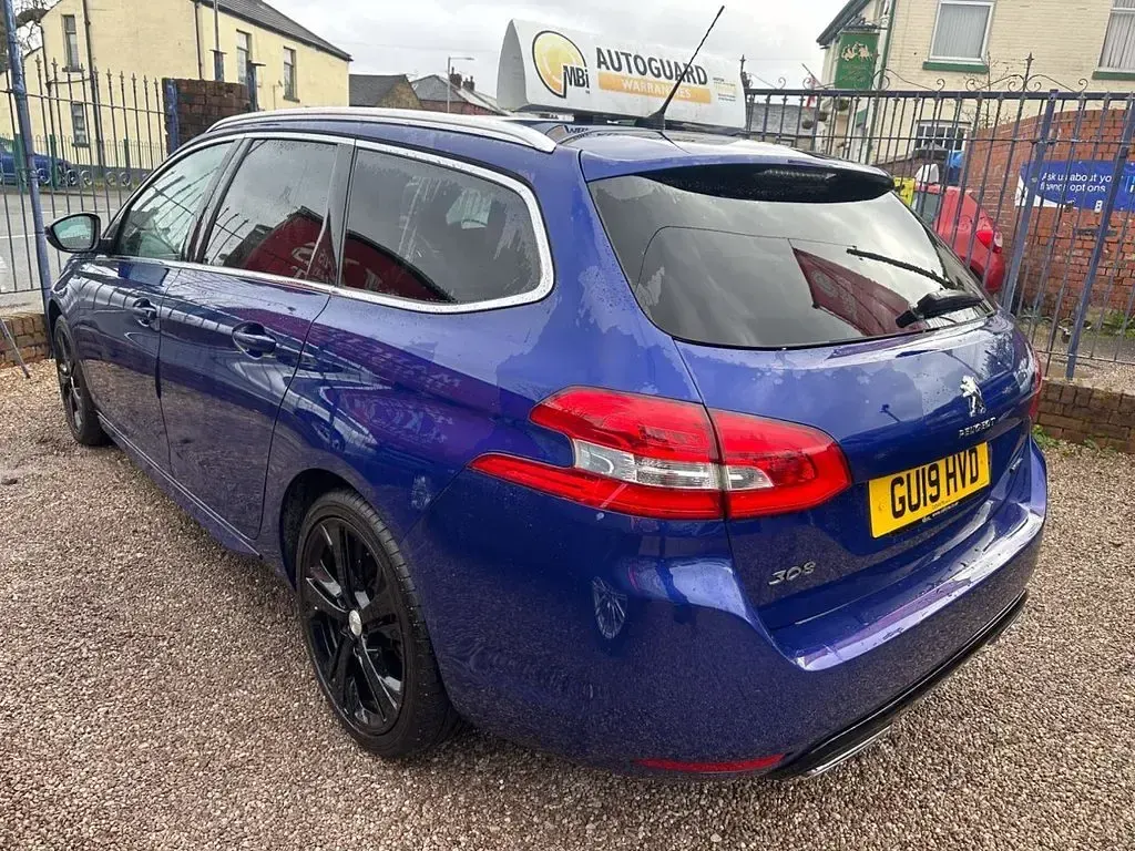 Used Peugeot 308 GT-line 2019 Blue Estate