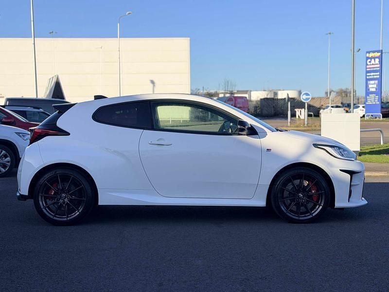 Used Toyota Yaris 2021 White Hatchback