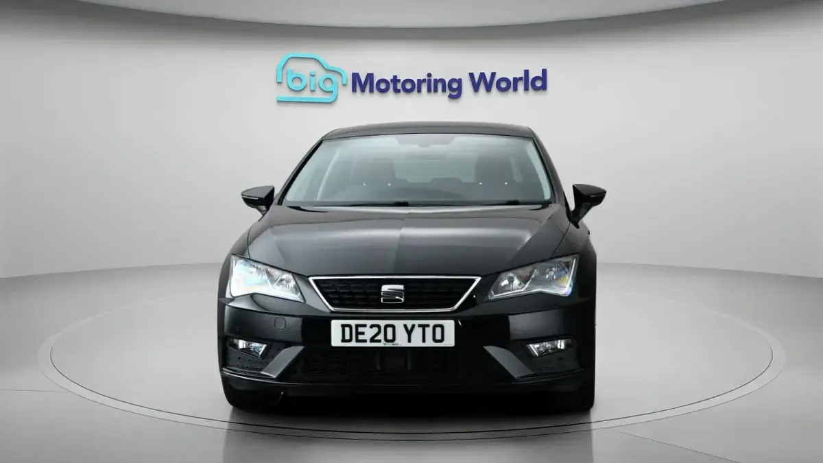 Used Seat Leon SE Dynamic 129 HP (94 kW) 2020 Black Hatchback