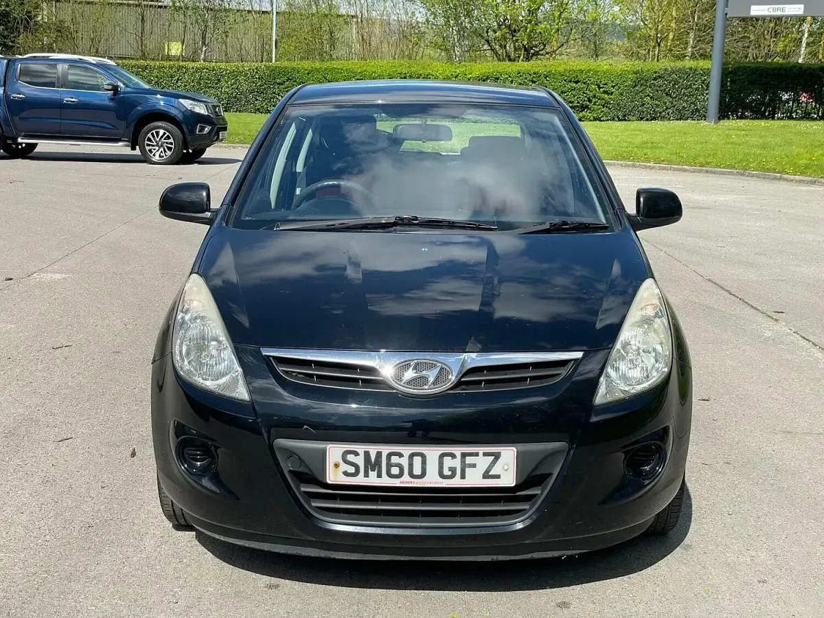 Used Hyundai i20 Comfort 101 HP (74 kW) 2010 Black Hatchback