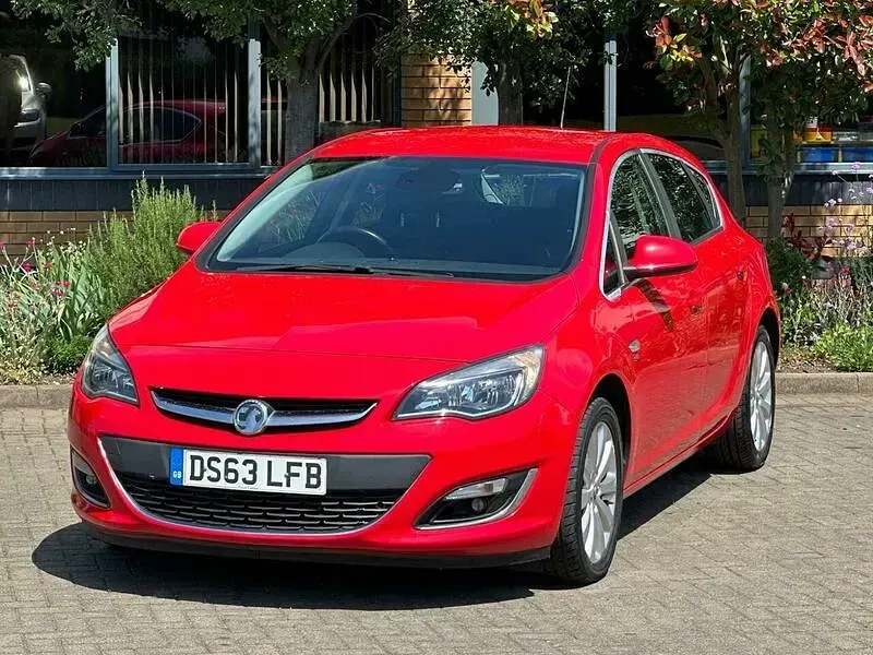 Used Vauxhall Astra 2013 Red Hatchback