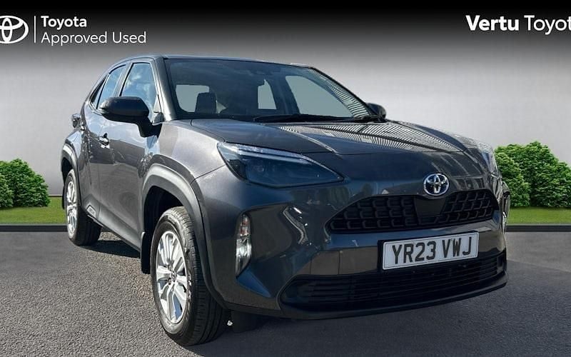 Used 2025 Toyota Yaris Hybrid Estate | £19,915 (Super price) - Image 1/4