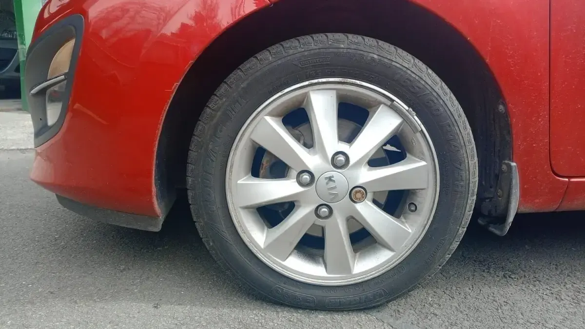Used Kia Picanto 84 HP (61 kW) 2012 Red Hatchback