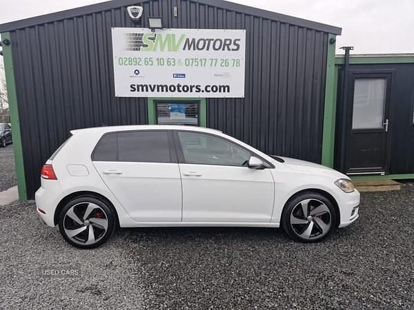 Used VW Golf VII SE 115 HP (84 kW) 2017 White Hatchback
