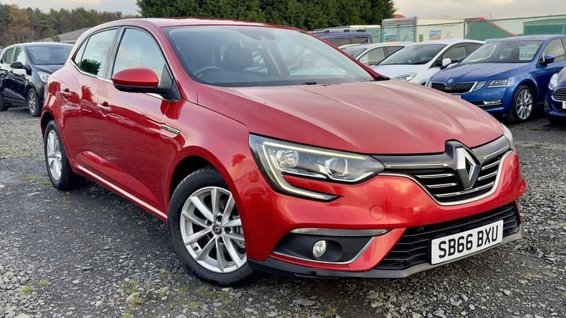 Red Used 2016 Renault Mégane IV Dynamique Hatchback | £4,995 (Fair price) - Image 1/4