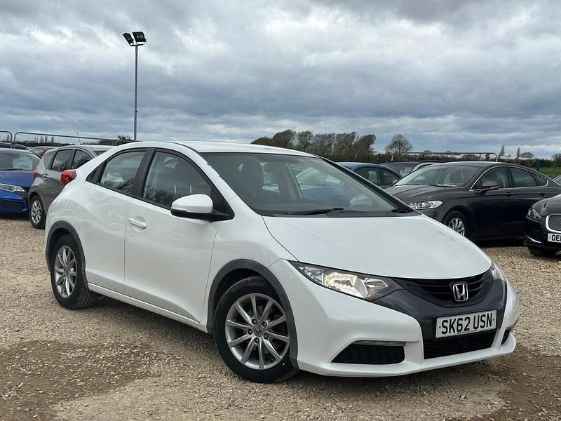 Begagnad Honda Civic SE 100 HK (73 kW) 2012 Vit Halvkombi