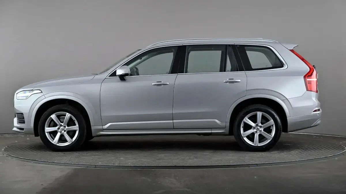 Used Volvo XC90 Core 250 HP (183 kW) 2023 Silver SUV