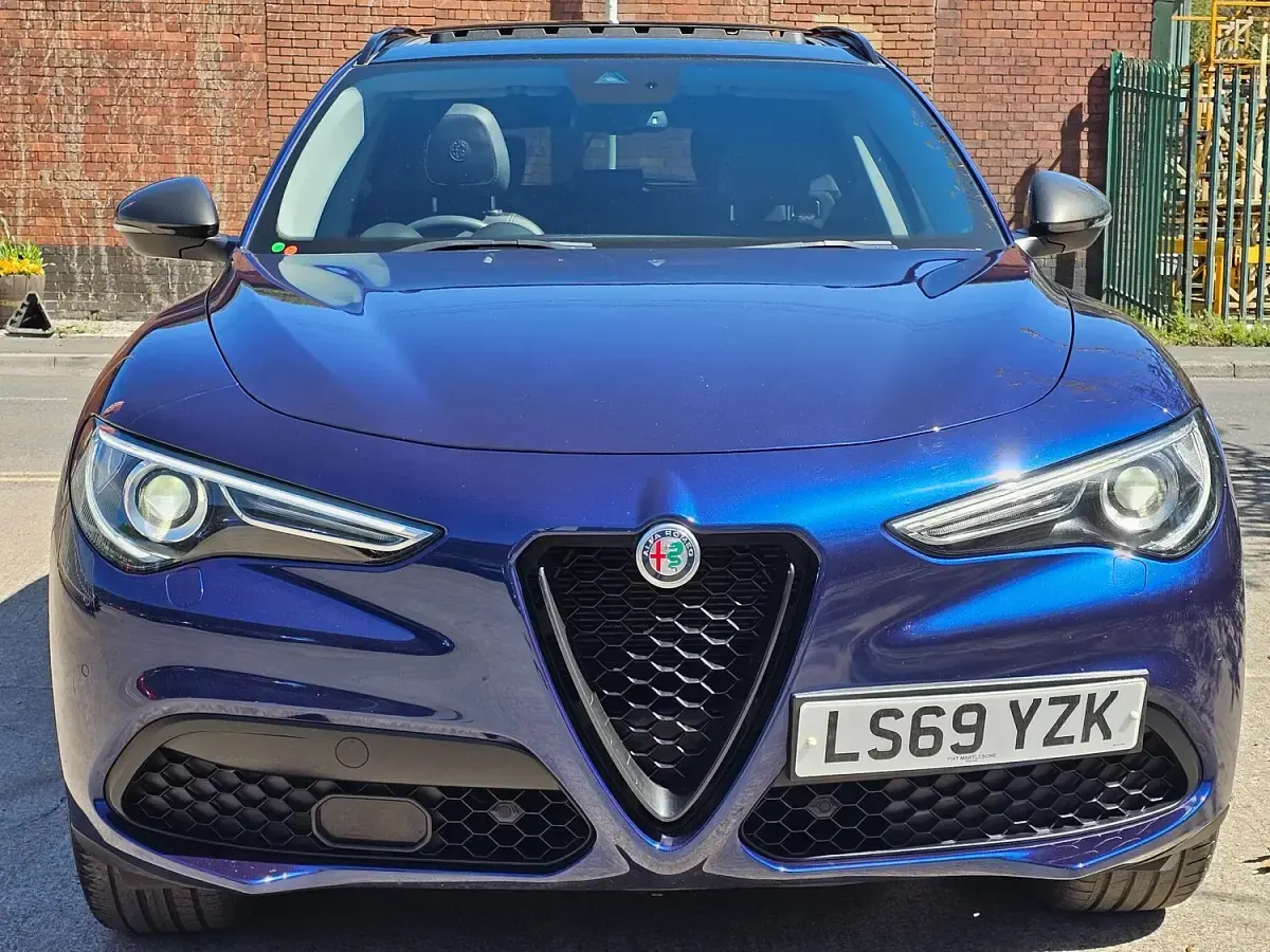 Used Alfa Romeo Stelvio 200 HP (147 kW) 2019 Blue SUV