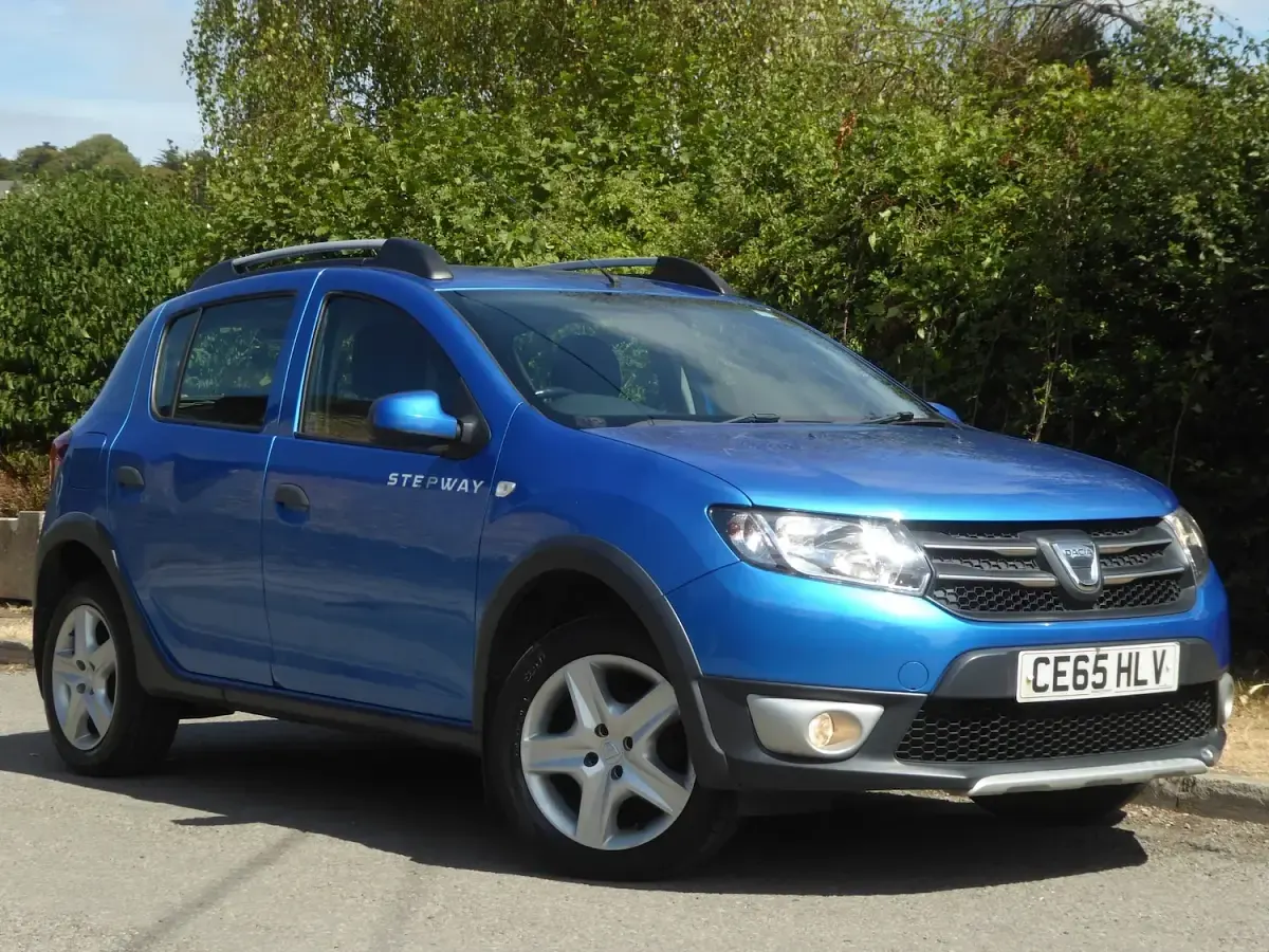 Used Dacia Sandero Lauréate 2016 Blue Hatchback