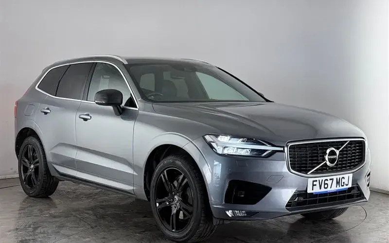 Used Volvo XC60 R-Design 190 HP (139 kW) 2019 SUV