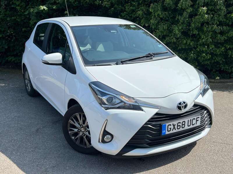 White Used 2018 Toyota Yaris Hatchback | £11,499 (Fair price) - Image 1/4