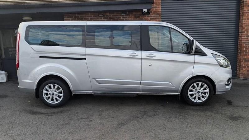 Used Ford Tourneo Custom Titanium 130 HP (95 kW) 2021 Silver Van