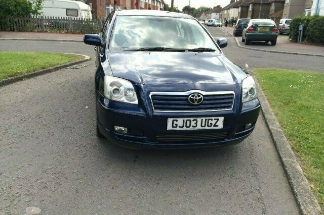 Used 2004 Toyota Avensis Hatchback | £1,450 (Fair price) - Image 1/4