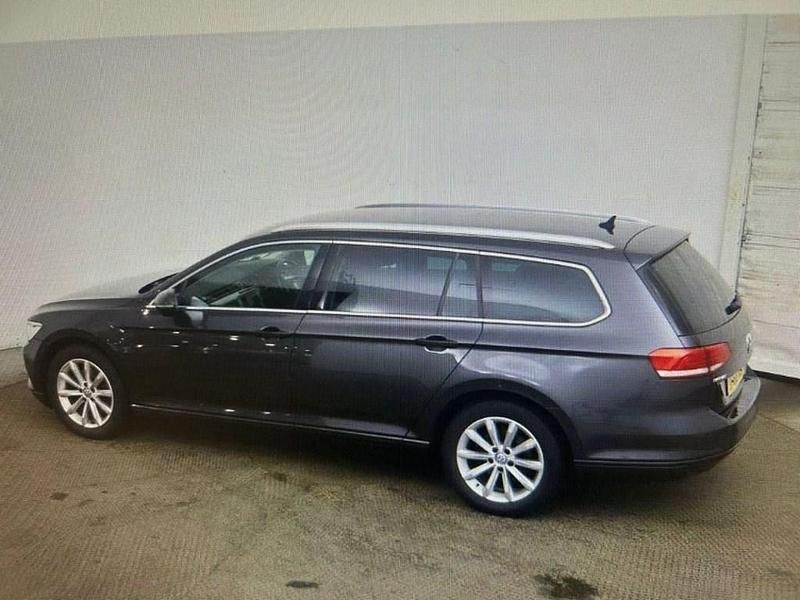 Used VW Passat Business 150 HP (110 kW) 2018 Grey Estate