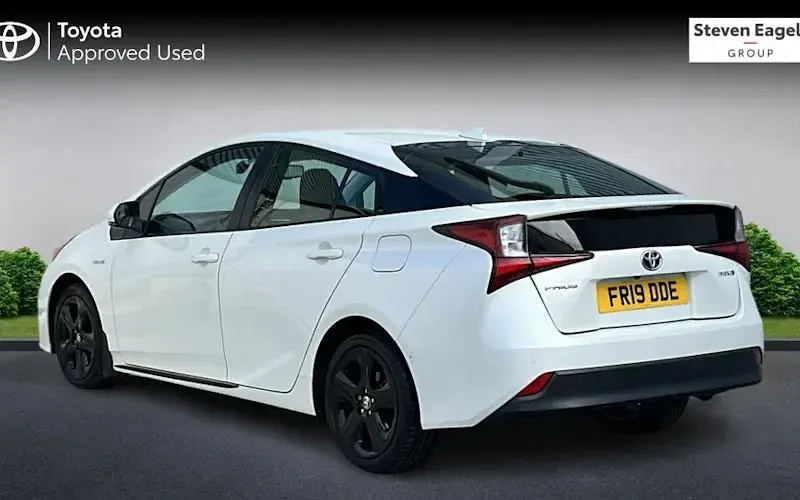 Used Toyota Prius 122 HP (89 kW) 2021 Hatchback