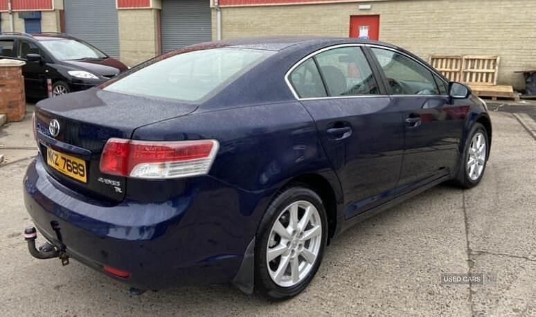 Usado Toyota Avensis 146 CV (107 kW) 2009 Azul Berlina