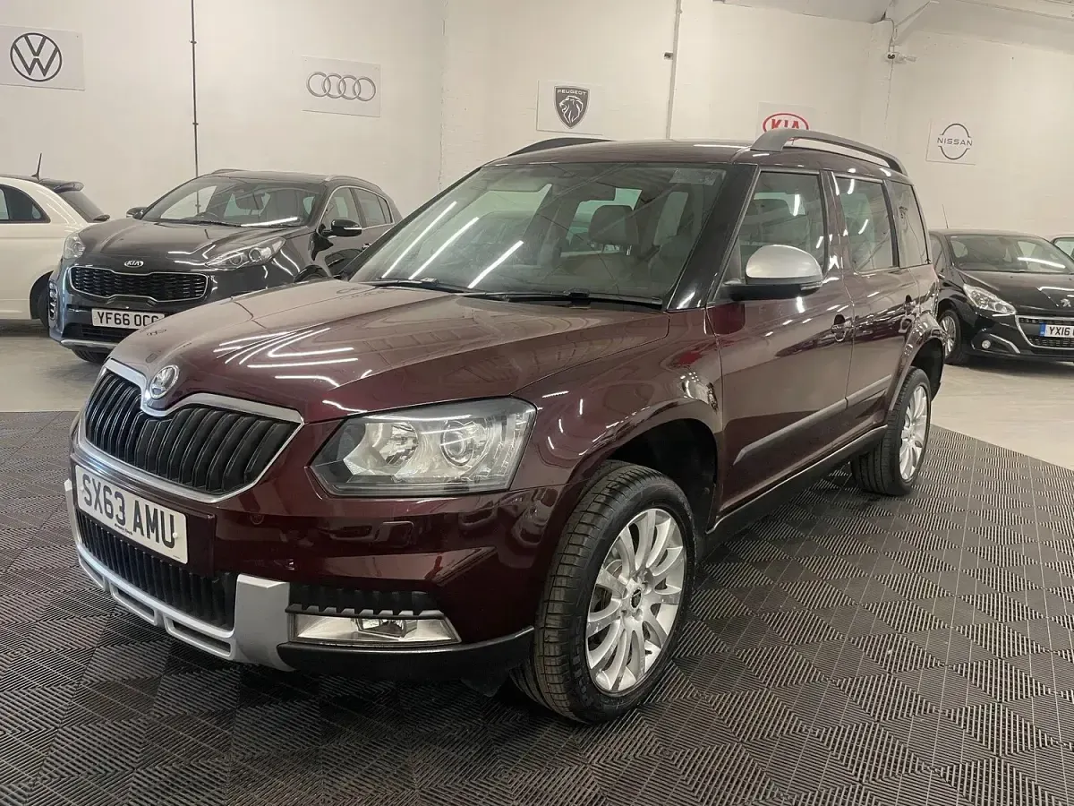 Used Skoda Yeti Elegance 140 HP (102 kW) 2014 Maroon SUV