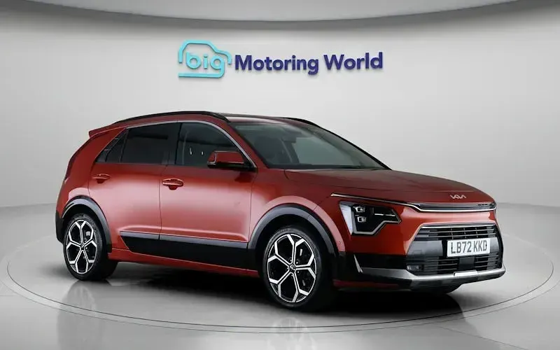 Used Kia Niro 182 HP (133 kW) 2023 Orange SUV