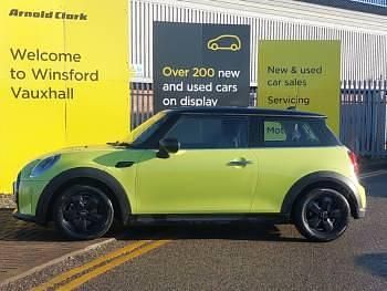 Used Mini Cooper Classic 136 HP (100 kW) 2022 Yellow Hatchback