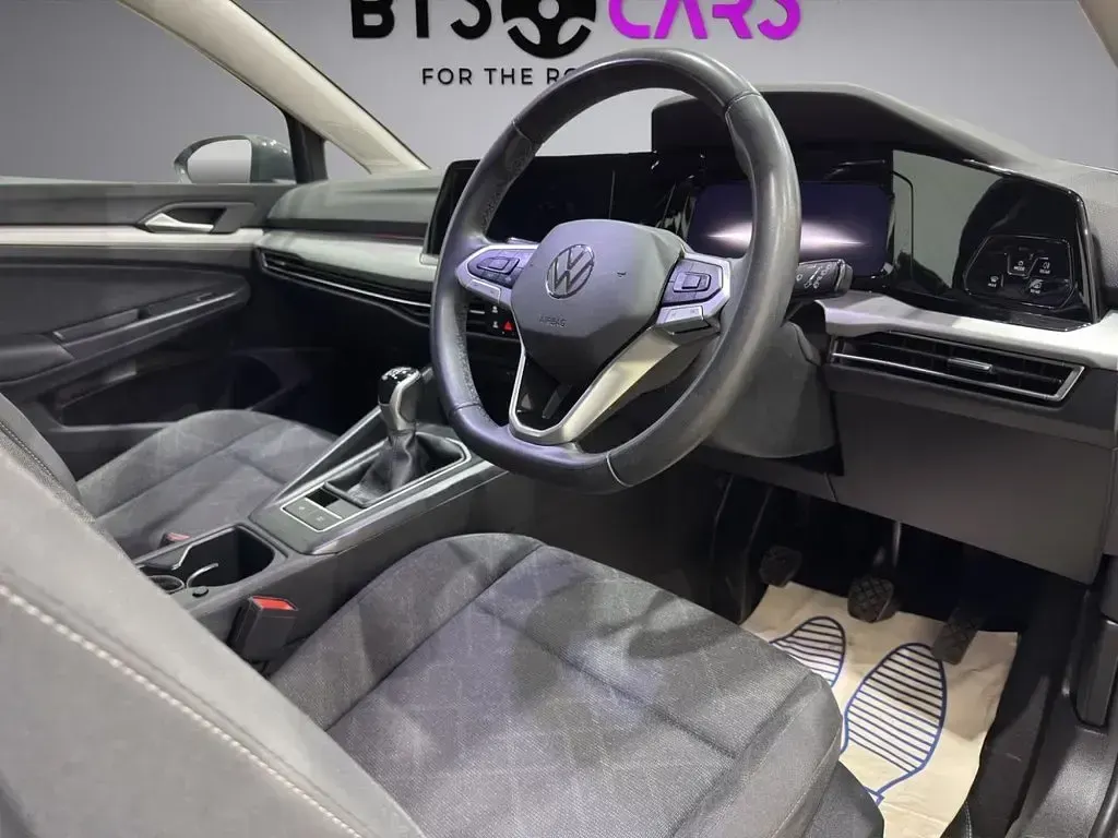 Used VW Golf VIII Life 150 HP (110 kW) 2023 Grey Hatchback