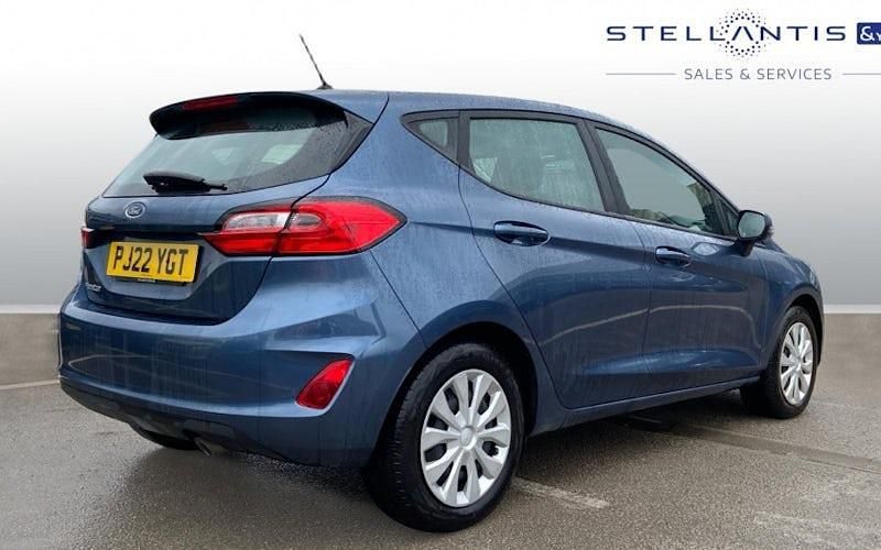 Second-hand Ford Fiesta Trend 101 CP (74 kW) 2022 Albastru Hatchback