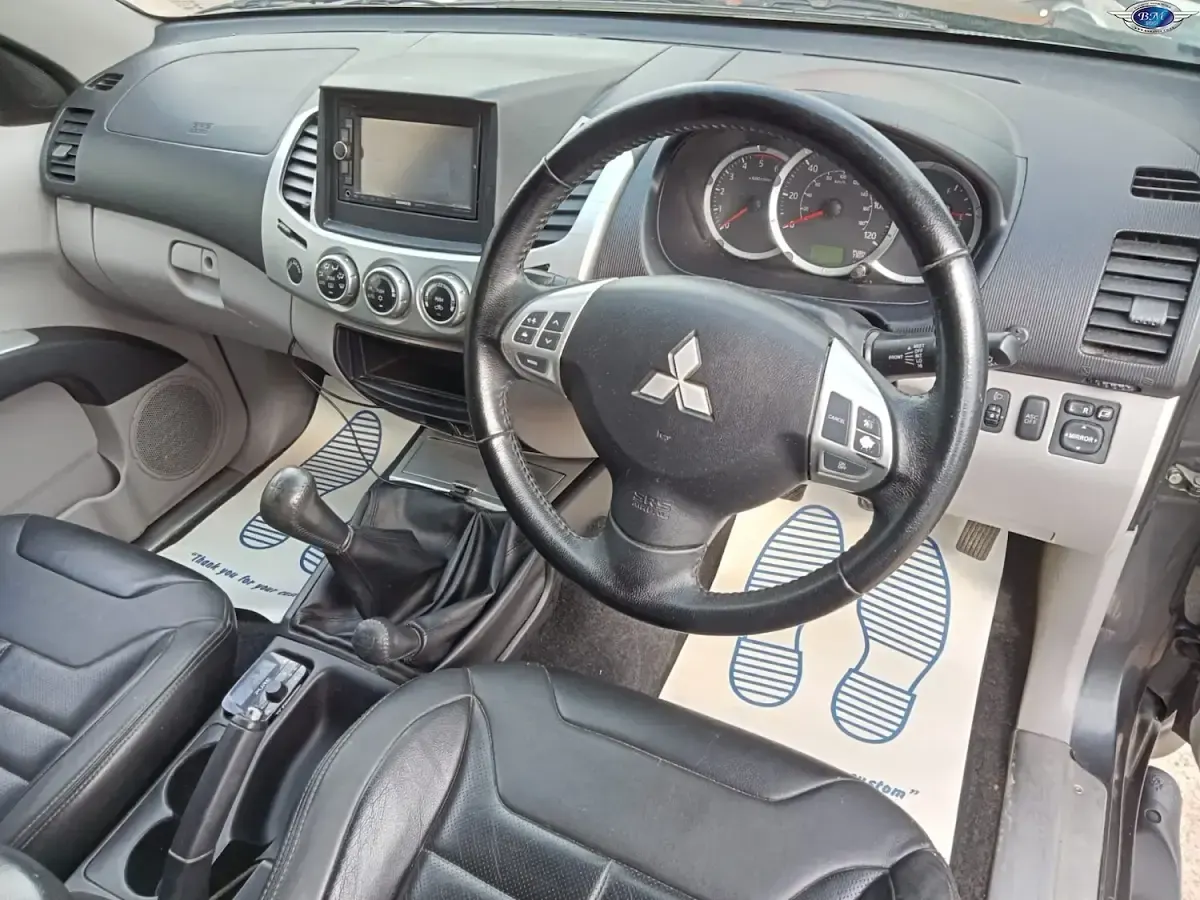 Used Mitsubishi L200 176 HP (129 kW) 2012 Grey Pickup